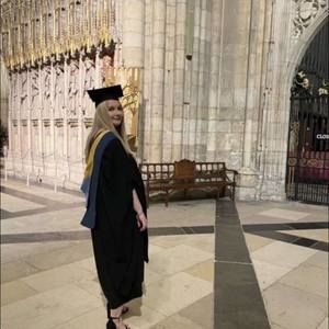 Meet your Posher, Abigail